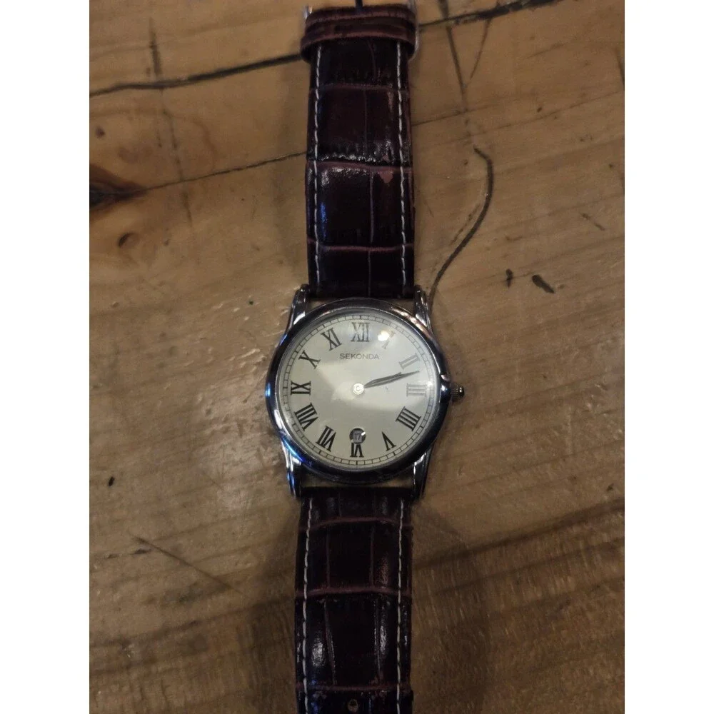 Sekonda 3018A Analog Men's Watch with Leather Strap and Date. New Battery